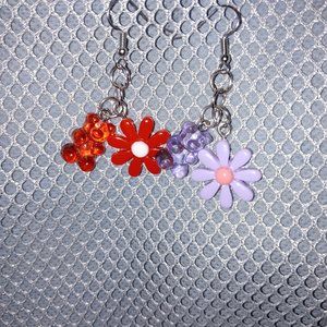 Gummy bear & daisy drop earrings